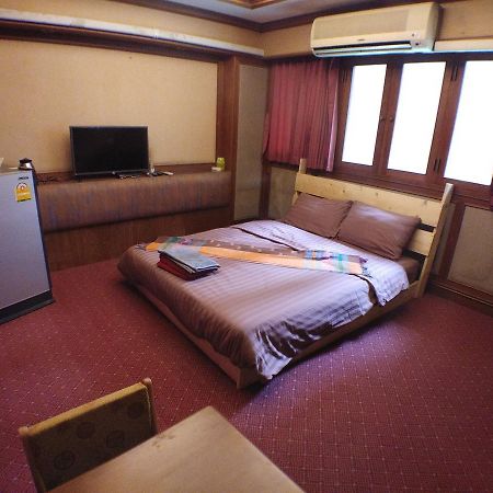 B&B 22 House Бангкок Екстер'єр фото