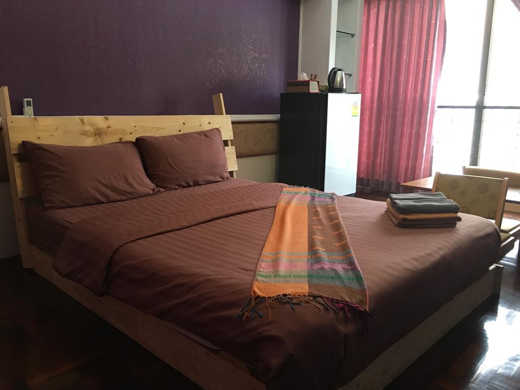 B&B 22 House Бангкок Екстер'єр фото