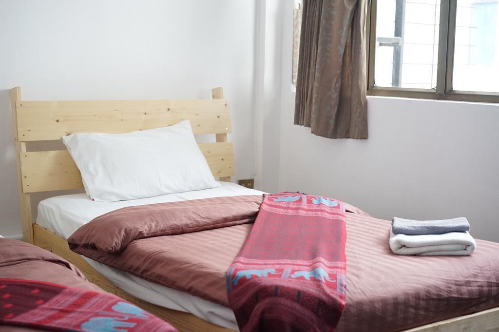 B&B 22 House Бангкок Екстер'єр фото