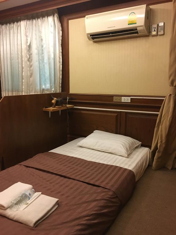 B&B 22 House Бангкок Екстер'єр фото